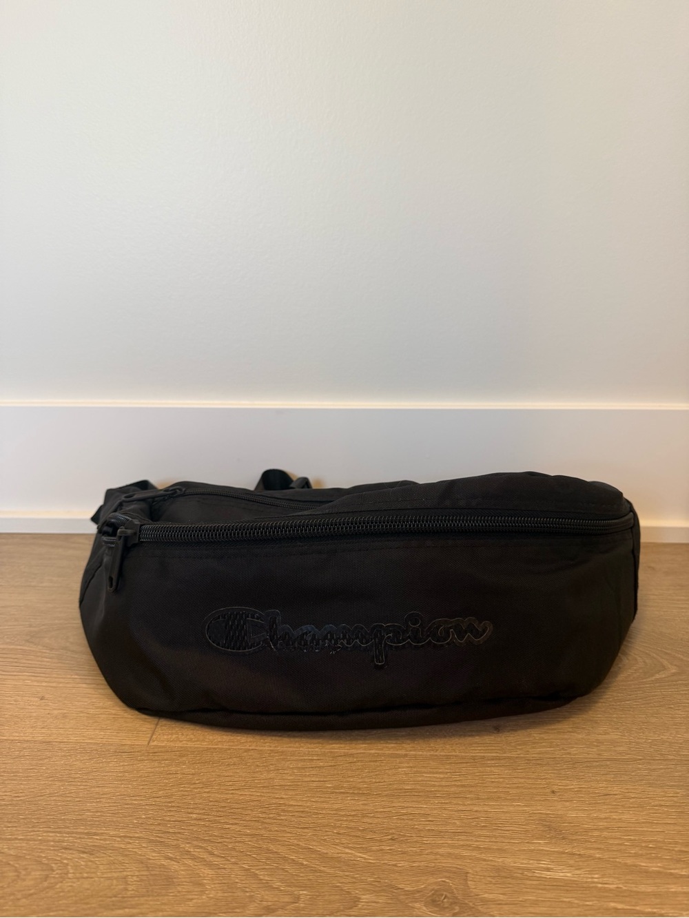 Champion Stealth Crossbody Bag – Large 18" – Black